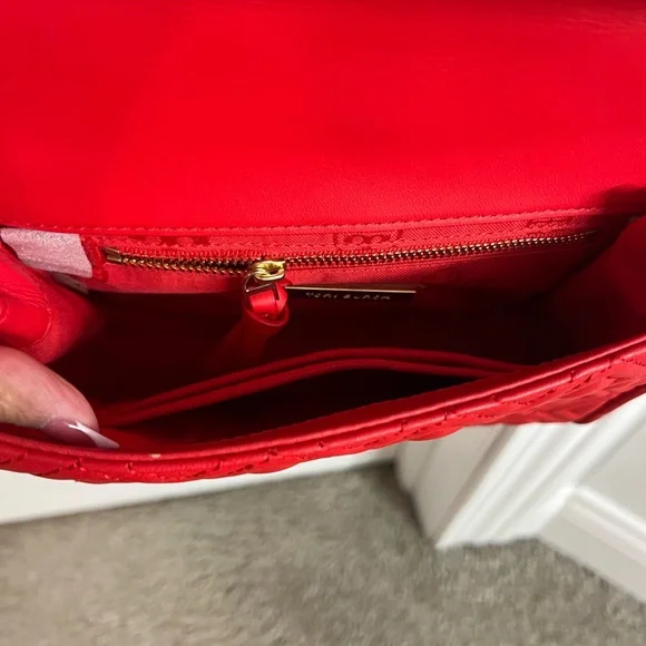 Tory Burch Elegant Red Quilted Crossbody - Picture 4 of 7